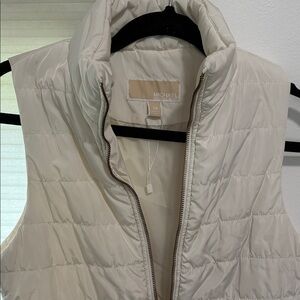 MICHAEL Michael Kors Cream Quilted Puffer Vest with Stand Collar